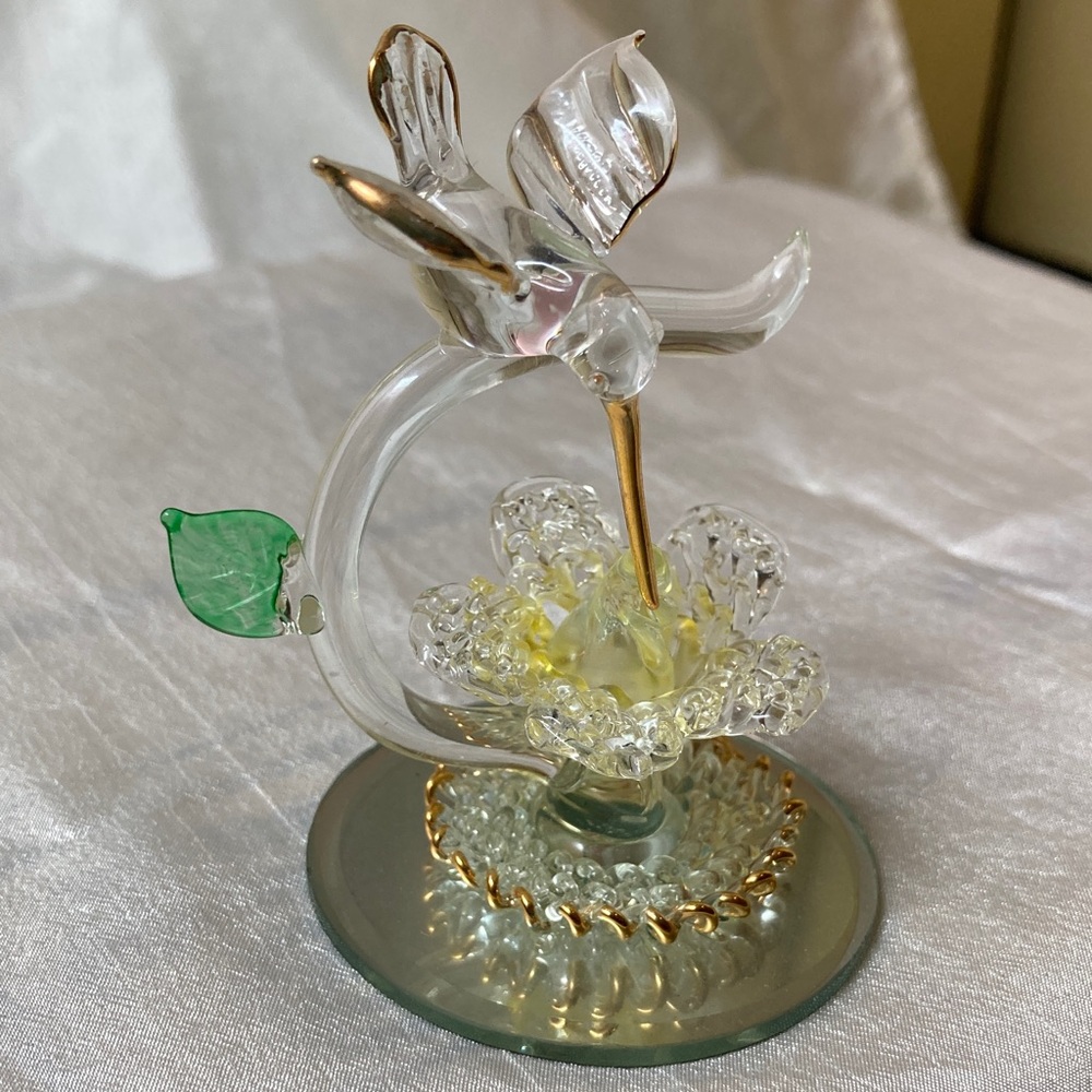 Vintage Hand‑Crafted Glass Hummingbird Figurine with Gold Lined Wings